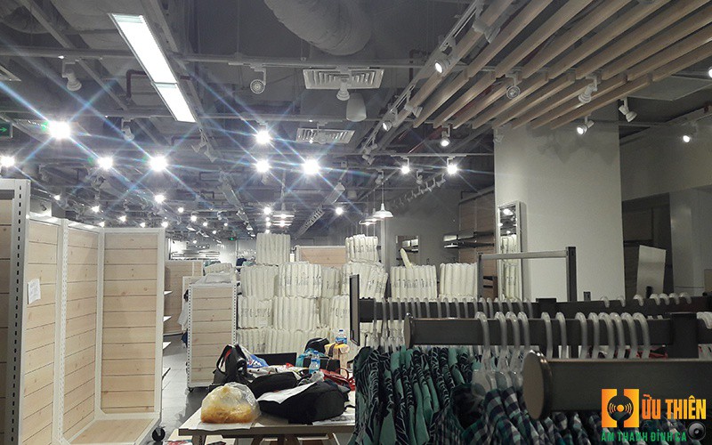 Loa Trung Tam Thuong Mai